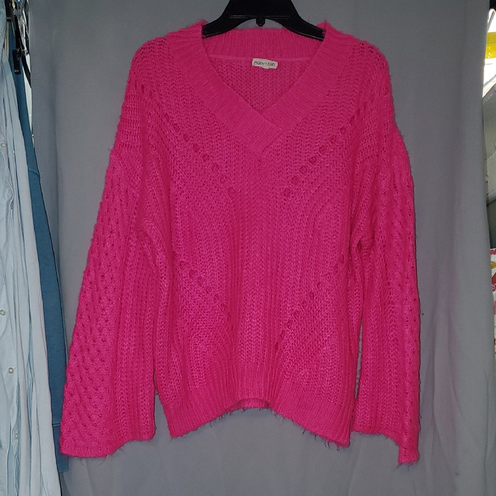 Main Strip Pink V-Neck Sweater with Knit Texture